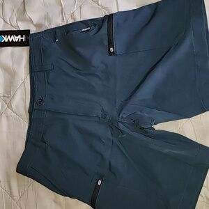Men's medium Tony hawk shorts